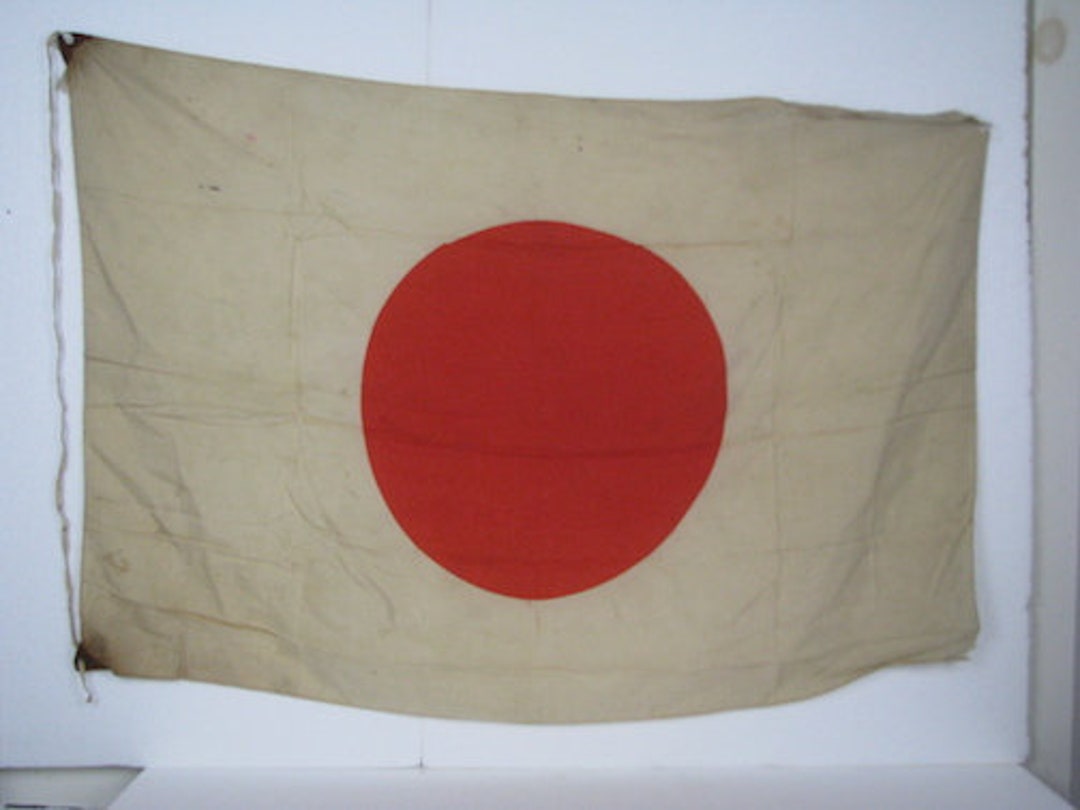 Authentic Japanese meatball Flag Brought Back From WWII by Soldier