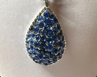 Vintage Pendant Necklace Sparkly Blue Rhinestone Teardrop Pendant on silvertone metal chain Lovely Estate Vintage Jewelry!