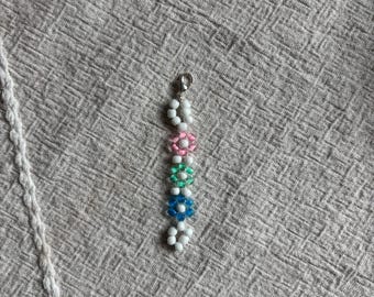 Dainty Flower Keychain