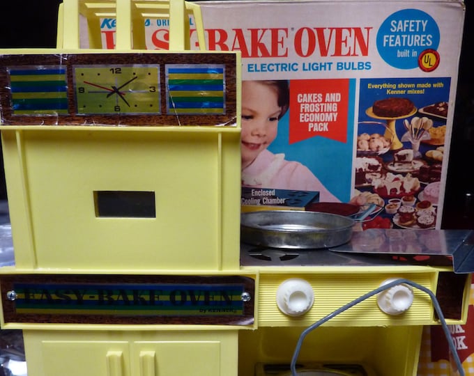 1960s Kenner Easy Bake Oven With 3 Original Pans Cookie Sheet Etsy