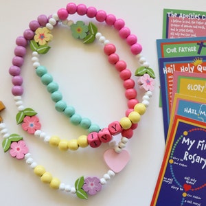 Rosario personalizzato per bambini: perline in legno arcobaleno, regalo cattolico