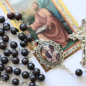 Rosario cattolico di San Matteo, perle di pietra preziosa di eliotropio da 8 mm, crocifisso tradizionale, fatto a mano, include biglietti di preghiera e scatola regalo.