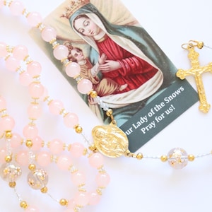 Chapelet catholique Notre-Dame des Neiges, perles de cristal de verre de jade rose 6 mm, cartes de prière/boîte cadeau incluse, centre de chapelet/crucifix en or