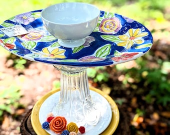 Baño para pájaros de cerámica con flores coloridas, arte de jardín hecho a mano