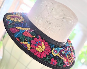 Embroidery Hat with Two Colorful Parrots and Flowers on a Black Hat