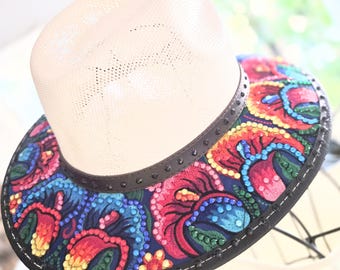 Embroidery Hat with Two Colorful Parrots and Flowers on a Black Hat