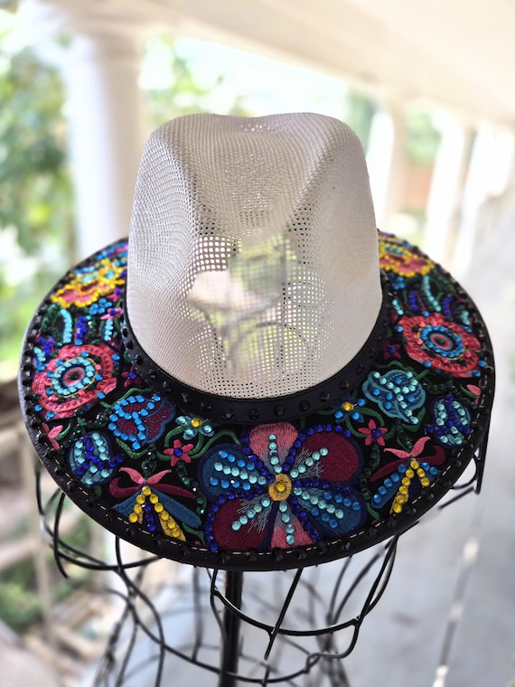 Embroidery Hat Colorful Flowers on Black and on White  display picture 1