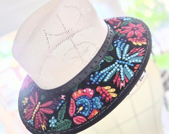 Embroidery Hat with Two Colorful Parrots and Flowers on a Black Hat