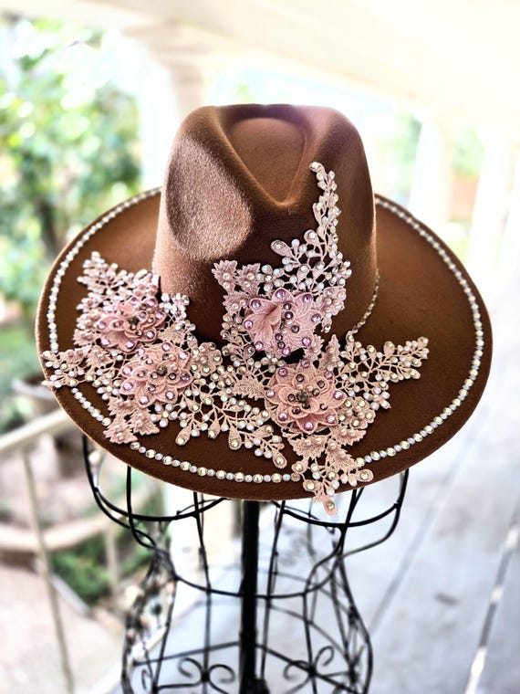 Ocre Felt Hat With Pink Flowers. - Etsy Israel display picture 3