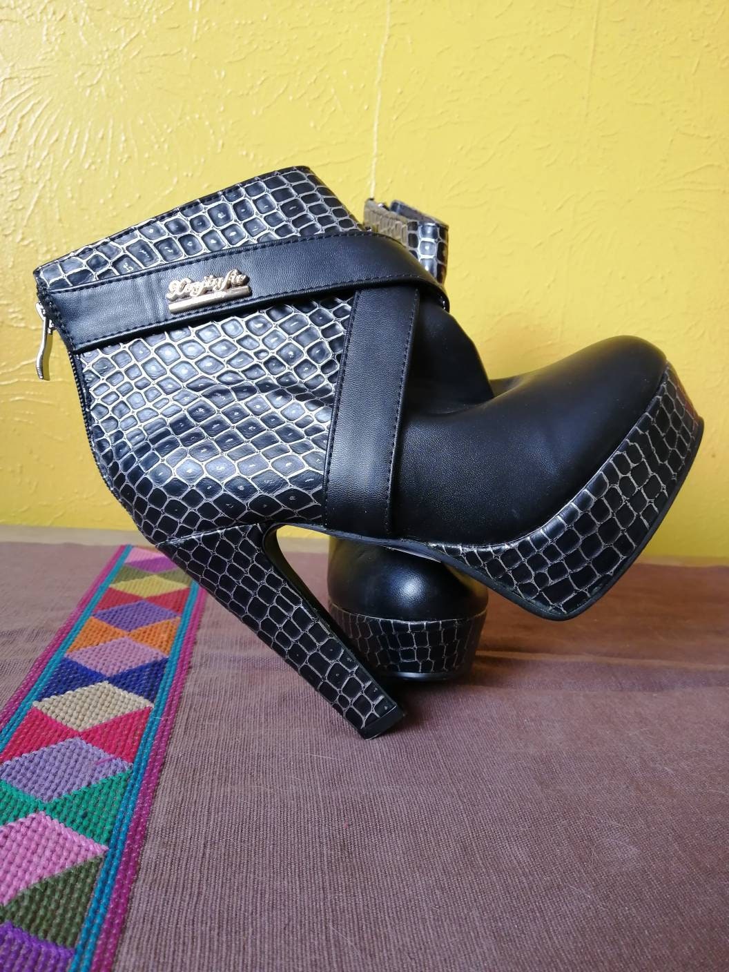 platform boots size 9