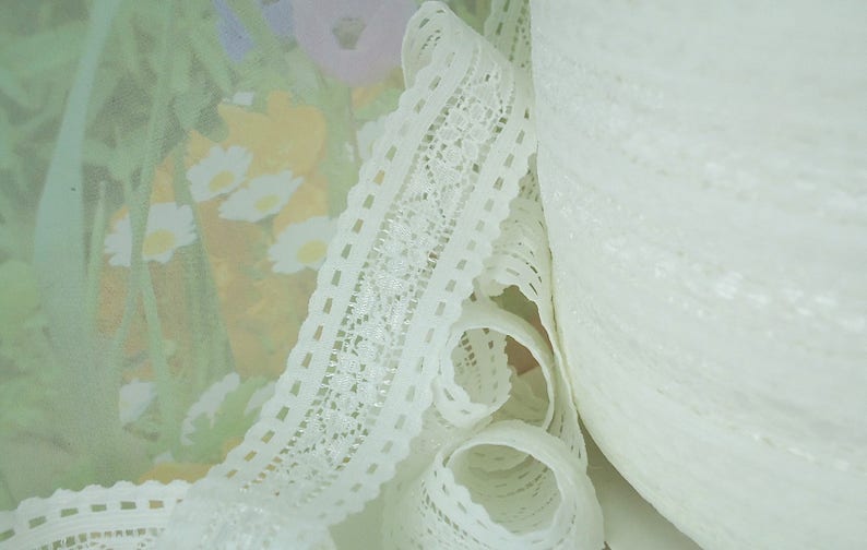 ivory stretch lace ribbon