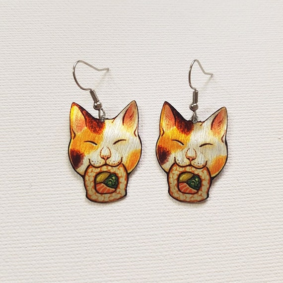 Cat top ate earring