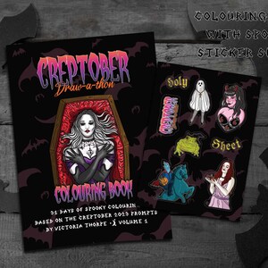 Pu&ograve; includere: Un set di libro da colorare e foglio di adesivi neri a tema spettrale. La copertina del libro presenta una donna in una bara, con il testo "CREPTOBER Draw-a-thon COLOURING BOOK". Il foglio di adesivi include varie illustrazioni spettrali.