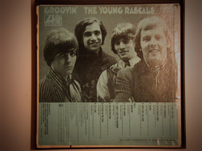 Glittered Record Album The Young Rascals Groovin' image 3