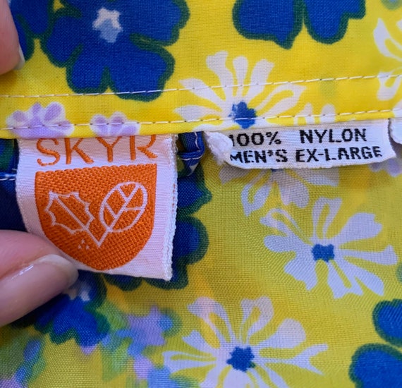 1970s Blue and Yellow Floral SKYR Nylon Windbreak… - image 7