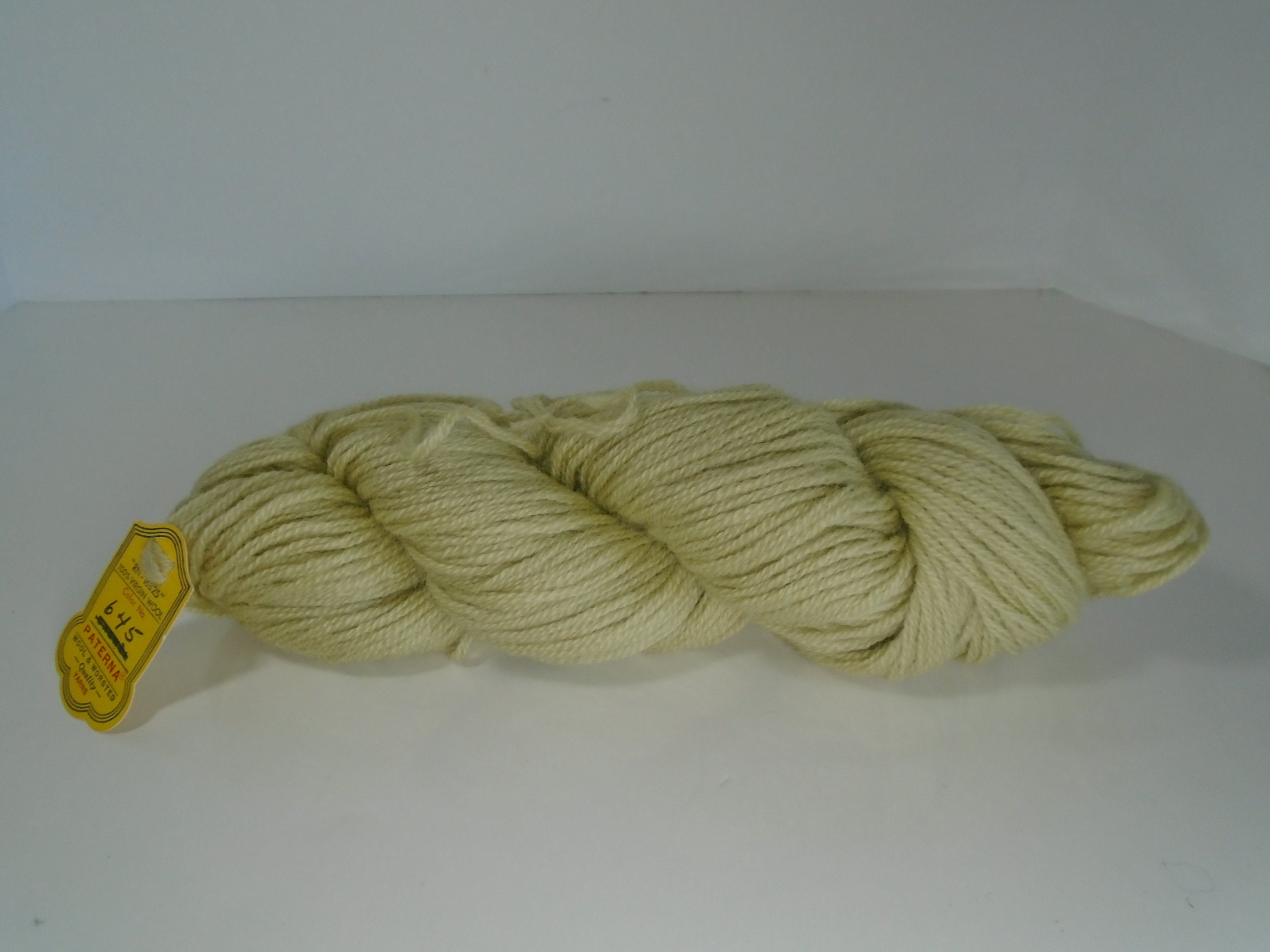 Knitting Yarn Aran Weight Worsted Yarn Pure Wool Yarn for Hats, Sweaters,  Mittens and Socks Certified Wool Drops Alaska 