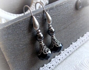 Black Swarovki crystal dangling earrings renaissance neo victorian earrings black gothic earrings baroque antique silver bridal earrings