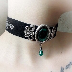 Gargantilla de terciopelo con joya verde esmeralda: collar gótico victoriano barroco imagen 5