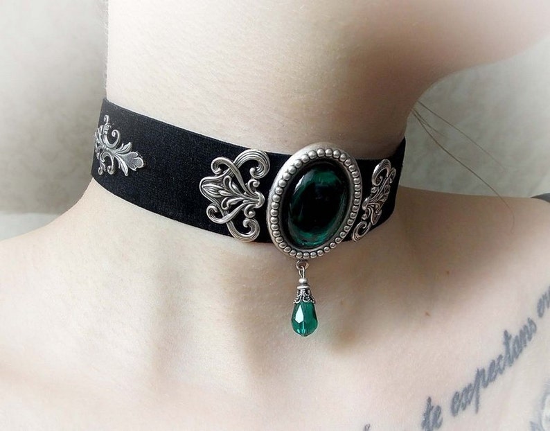 Gargantilla de terciopelo con joya verde esmeralda: collar gótico victoriano barroco imagen 5