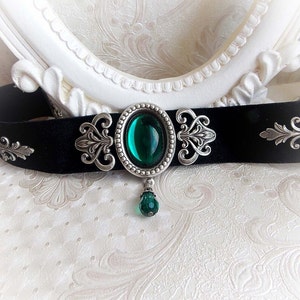 Gargantilla de terciopelo con joya verde esmeralda: collar gótico victoriano barroco imagen 4