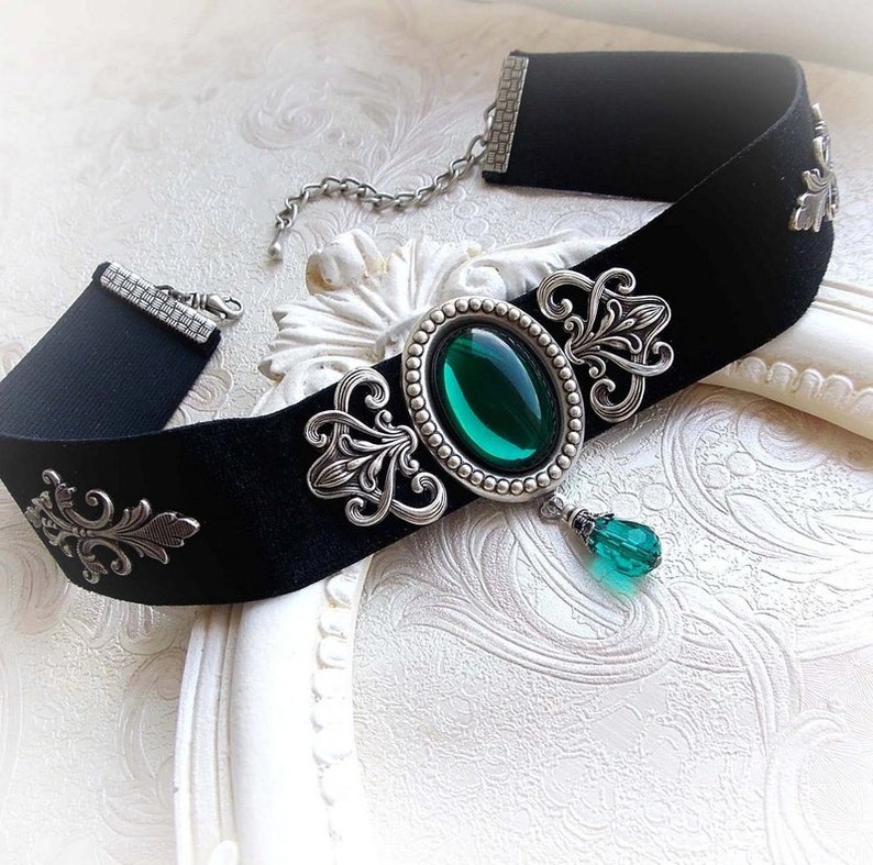 Gargantilla de terciopelo con joya verde esmeralda: collar gótico victoriano barroco imagen 3