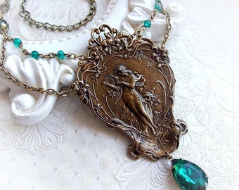 Collier de bijoux en cristal émeraude victorien antique en laiton choker fantaisie fantaisie collier médiéval collier gothique collier en cristal vert