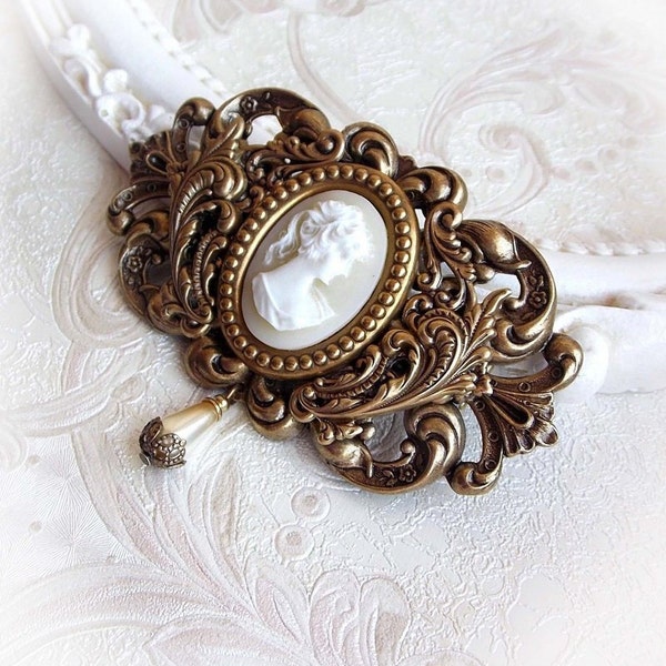 Ivory cameo hair clip creamy victorian hair clip renaissance romantic barrette cameo hair clip gothic jewelry accessory bridal accessories