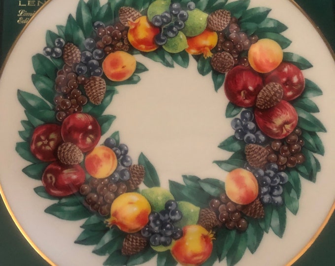 Lenox China Wall Hanging Plate | Christmas Wreath | Colonial Delaware