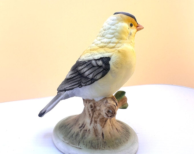 Lefton American Goldfinch Figurine: Hand-Painted Porcelain Bird Decor