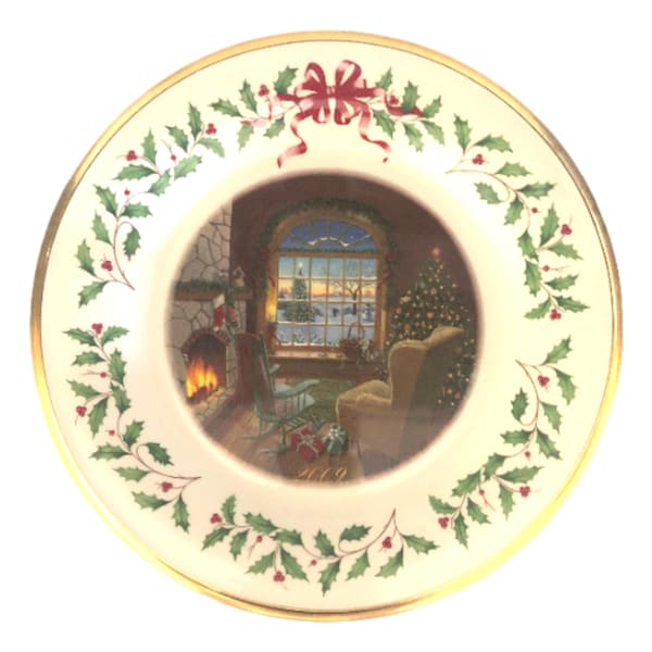 Lenox Annual Holiday Plate 2025 Berry Stephie