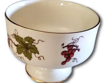 Vintage Royal Victoria Dessert Bowls: Pedestal Fruit Dishes, Gold Rim