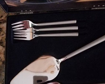 Flatware Set | Dessert Forks & Cake Server