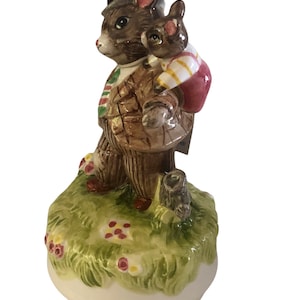 Schmid Vintage Beatrix Potter Mouse Music Box - &quot;Oh My Papa&quot;