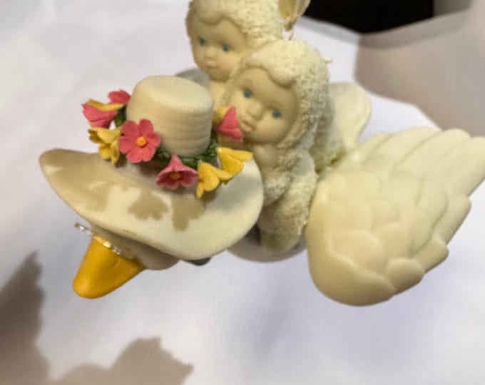Dept. 56  "Let’s Fly Mother Goose" Snowbabies Guest Collection Ornament Retired B43 2003