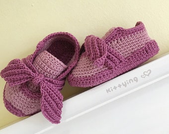 Patrones de zapatos deportivos para bebés, Patrones de zapatos deportivos Fenty Bow, Descargas PDF de botines para recién nacidos, Patrones de crochet para zapatos deportivos para bebés