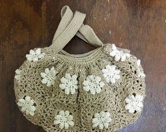 PATRÓN DE CROCHET Bolso Floral Para Abuela, Bolso Cuadrado Para Abuela A Crochet De Kittying Crochet Patterns, Elegante Bolso Floral Para Cena Patrón De Ganchillo