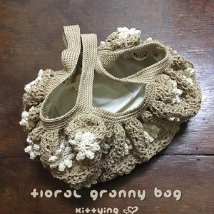 CROCHET PATTERN Floral Granny Bag, Crochet Granny Square Handbag by Kittying Crochet Patterns, Elegant Floral Dinner Handbag Crochet Pattern image 2