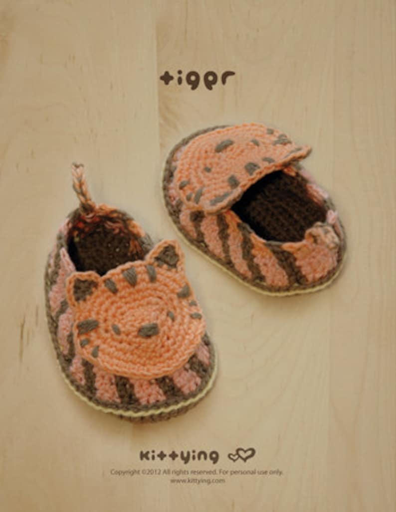 Virkade babymönster Tigerkängor Nyfödda tofflor För tidigt bebisade strumpor VIRKMÖNSTER Skor Baby virkade mönster Tigerapplikation av Kittying bild 1