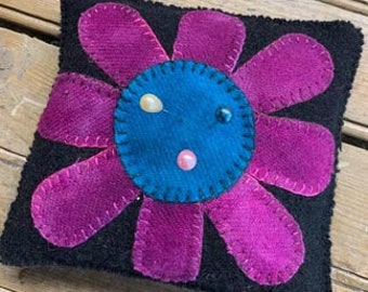 FLOWER PIN CUSHION Printed Pattern | Patchwork | Applique