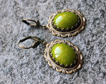 Cabochon earrings * OLIVE GREEN * Bronze * Vintage