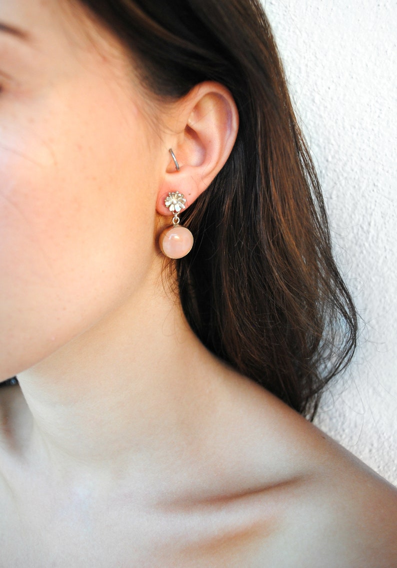 Hermione Daisy Rose Quartz Earrings Silver Flower Dangle Crystal Stud for Women Bridesmaid Studs Maid of Honor Gift Ideas