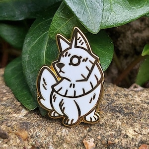White Wolf Pup Chongus Verity - Hard Enamel Pin