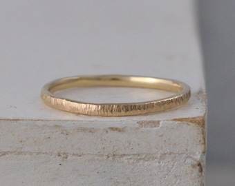 Solid Gold Ring with Ridged Hammered Texture - Delicate Gold Wedding Ring or Minimalist Band - 100% Recycled 9ct or 18ct Gold - 1.7mm Wide