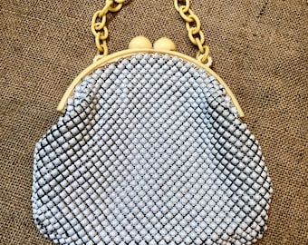 1950's Whiting and Davis White Mesh Handbag with Bakelite Frame and Chain Kiss Closure Wristlet