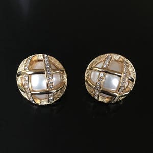 Vintage Margaret Townsend Pearl and gold rhinestone clip on earrings NWT image 6