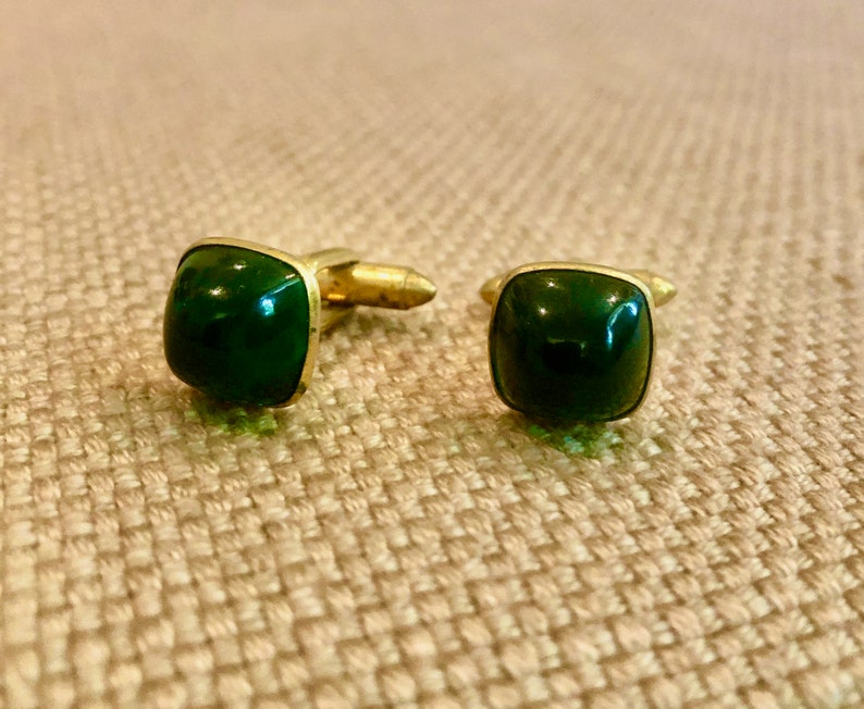 Emerald Green Glass Dome Cufflinks Gold Tone Toggle Clasp Mid Century Vintage Cufflinks