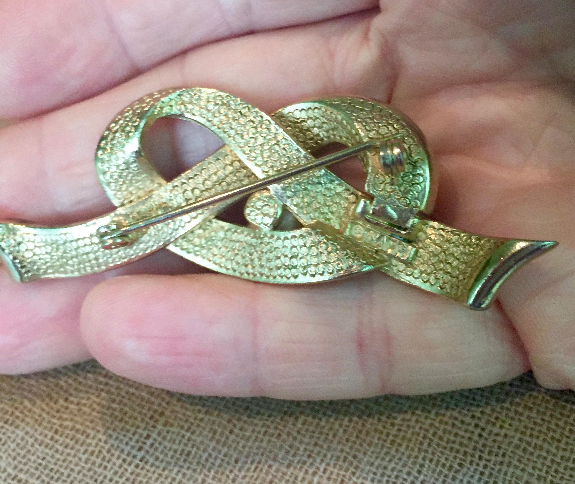 Capri Vintage Brooch: Gold Tone Knot Pin With Real Pearl - Etsy