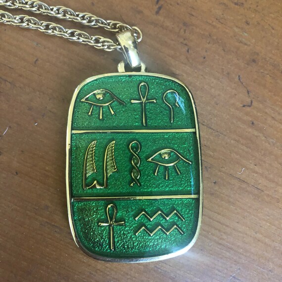 Green Crown Trifari Pendant Necklace Vintage Green