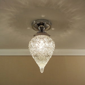 Vintage Deckenleuchte Mid Century Teardrop Kristall Glas Globe Shade & Chrom Semi Flush Mount Fixture - paar erhältlich