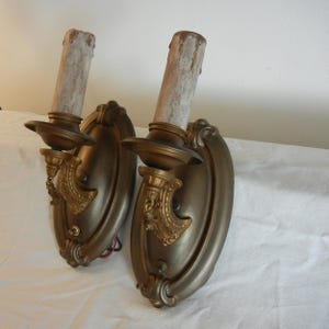 Par de apliques de pared antiguos vintage de principios del siglo XX de latón macizo - Restaurados